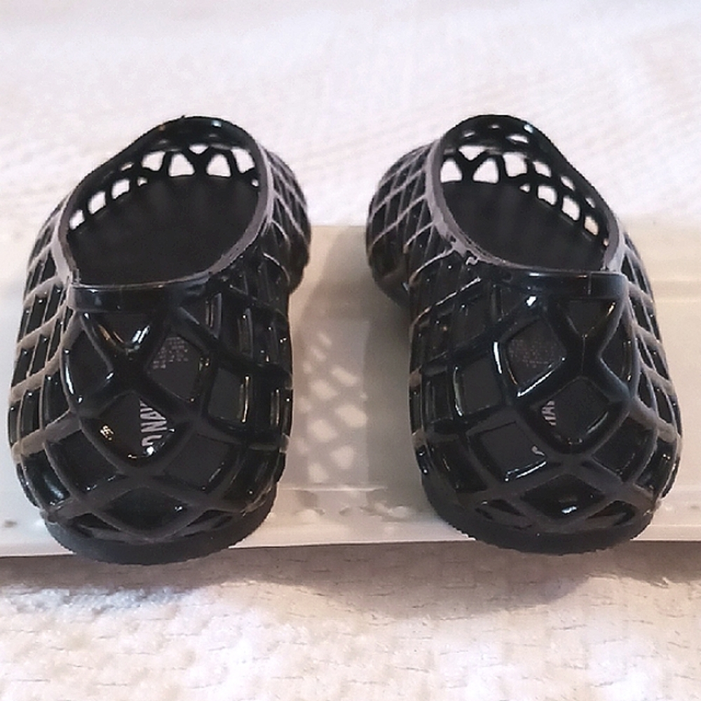 Gorgeous! Old Navy Black Diamond Design Jelly Flats with Glossy Finish 9 🏝 - Picture 7 of 11